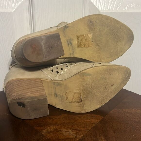 🔥 Mi.iM 'Trixi' Ankle Heeled Booties - Cream Color - 3” Rise Heel - Sz 6 - EUC - Picture 7 of 14